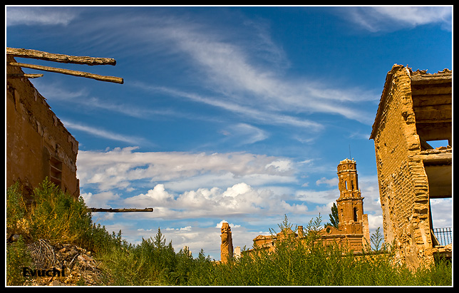 Adentrando en el pueblo
Keywords: Belchite ruinas tarde tierras aragon zaragoza guerra