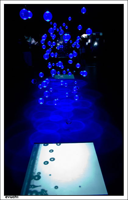 La luna y el agua... pabellÃ³n de Francia
Keywords: Expo zaragoza conceptual luna agua azul blanco pabellon francia verano