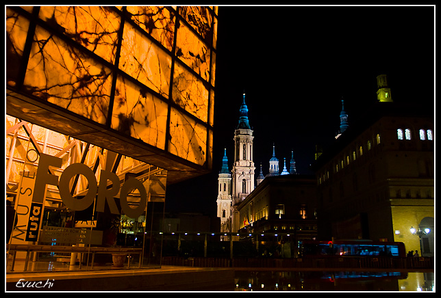 Night City ZGZ
Keywords: Zaragoza Aragon noche nocturna pilar lonja pilares urbano urbe