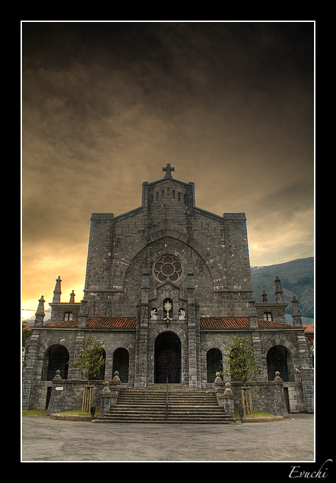 Paz o Penumbra
Keywords: Catedral Iglesia HDR
