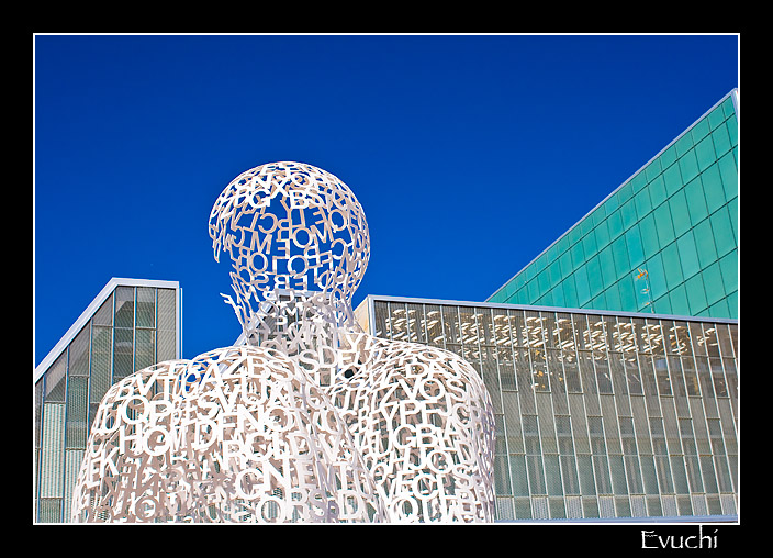 Figura Blanca
Keywords: Expo zaragoza conceptual figura blanco blanca estatua pabellones 2008 agosto verano dabo excursion feria exposicion moderno conceptual