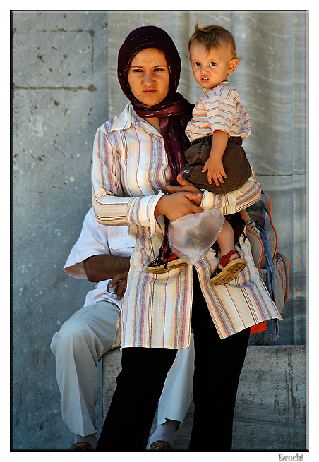 Nene 'aupa'
Keywords: Turquia Estambul Mama Nene Calle Robado niÃ±o